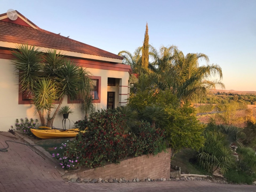 4 Bedroom Property for Sale in Keidebees Northern Cape